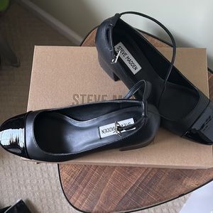Steve Madden Leather Shoe